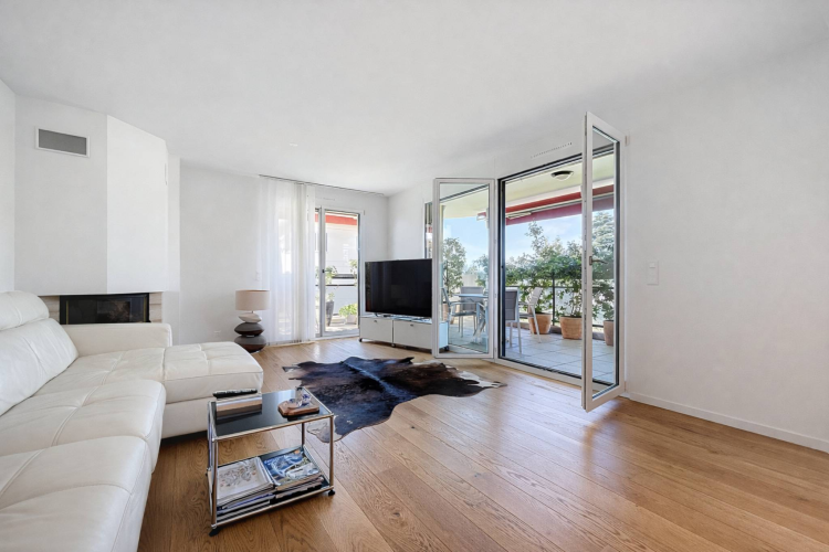 Appartement de standing de 4.5 pièces au cadre sécurisé et verdoyant