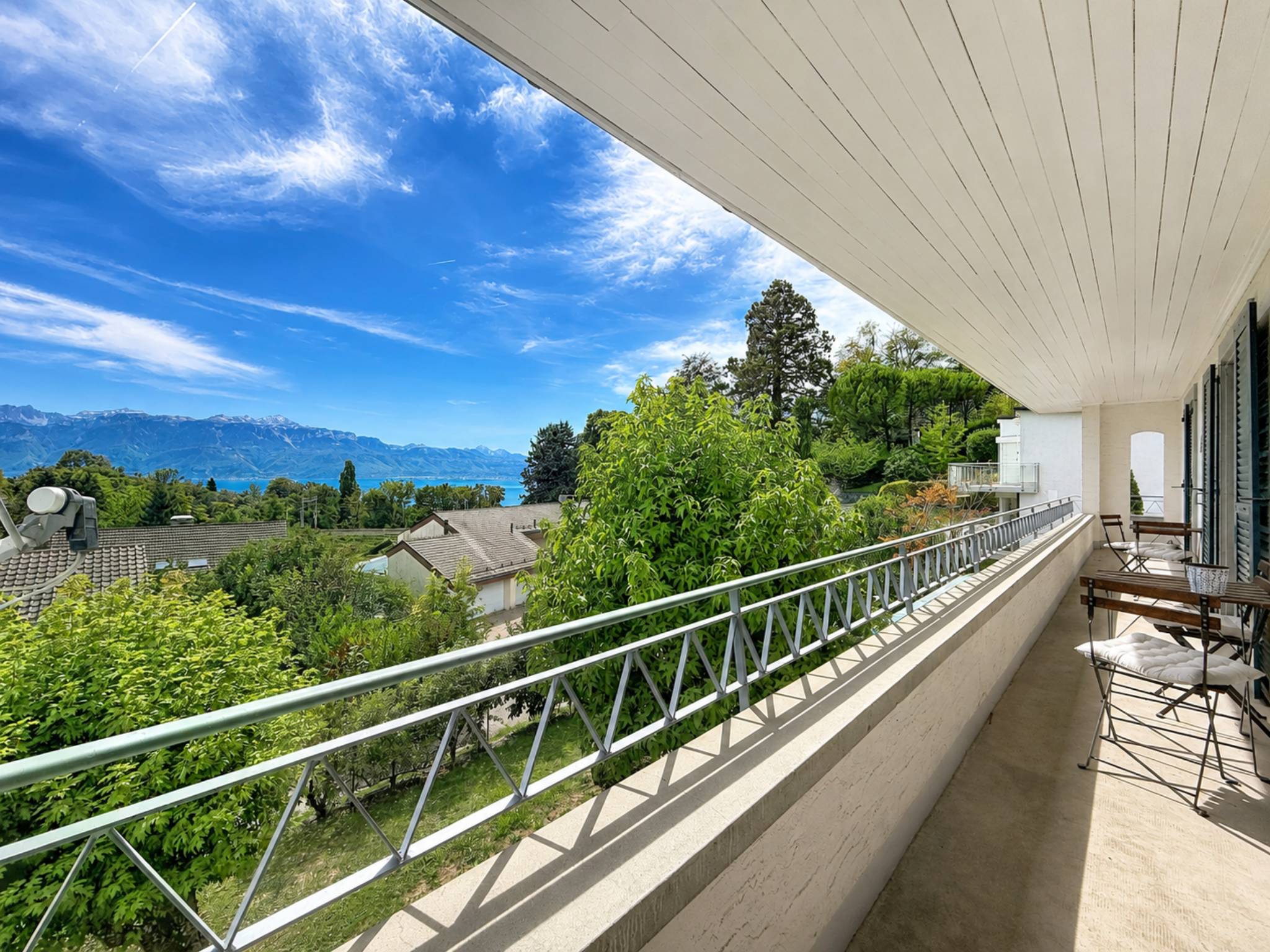 Villa individuelle de 9.5 pièces avec vue sur le Léman et les Alpes