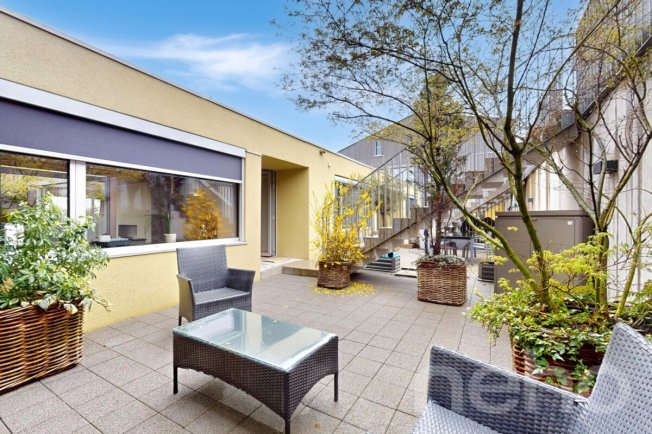 Grand appartement de 6,5 pces avec vue imprenable sur le lac à Aran