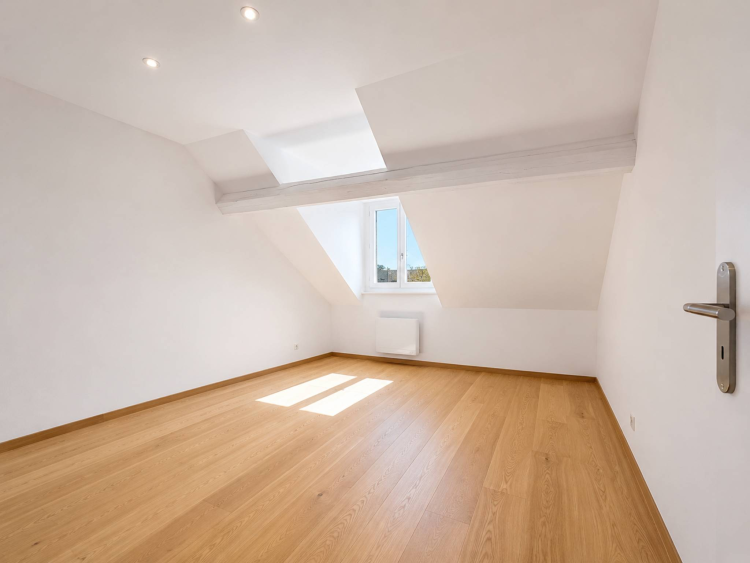 Au centre du village, attique de 153 m2 avec du cachet