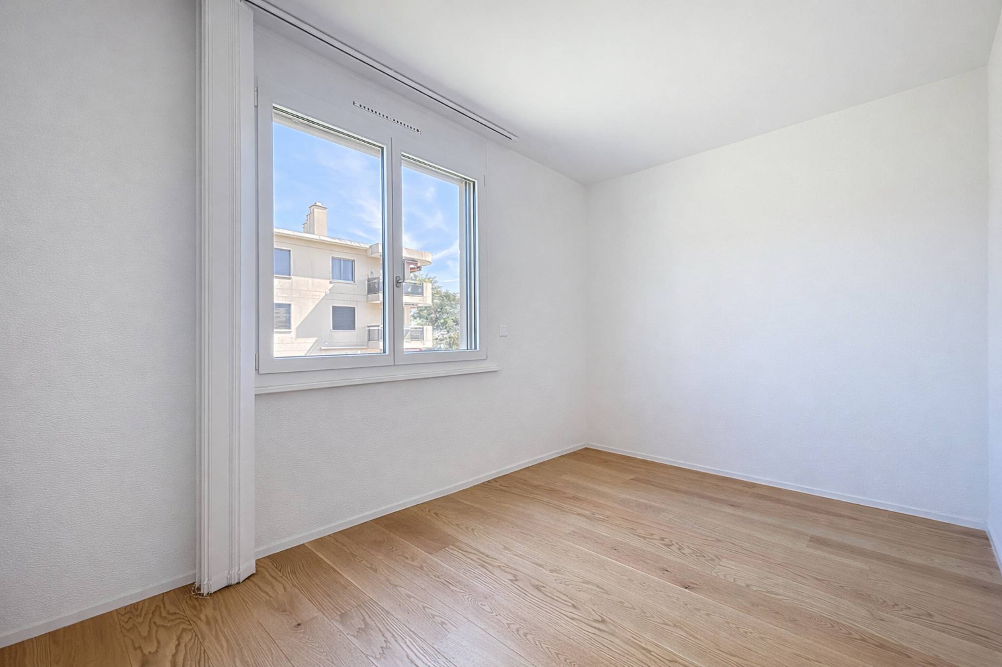 Appartement de standing de 4.5 pièces au cadre sécurisé et verdoyant