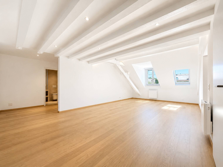 Au centre du village, attique de 153 m2 avec du cachet