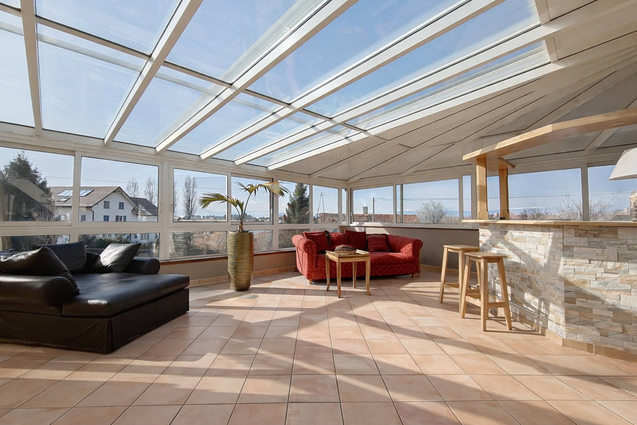 Élégante villa familiale avec piscine intérieure, sauna et hammam