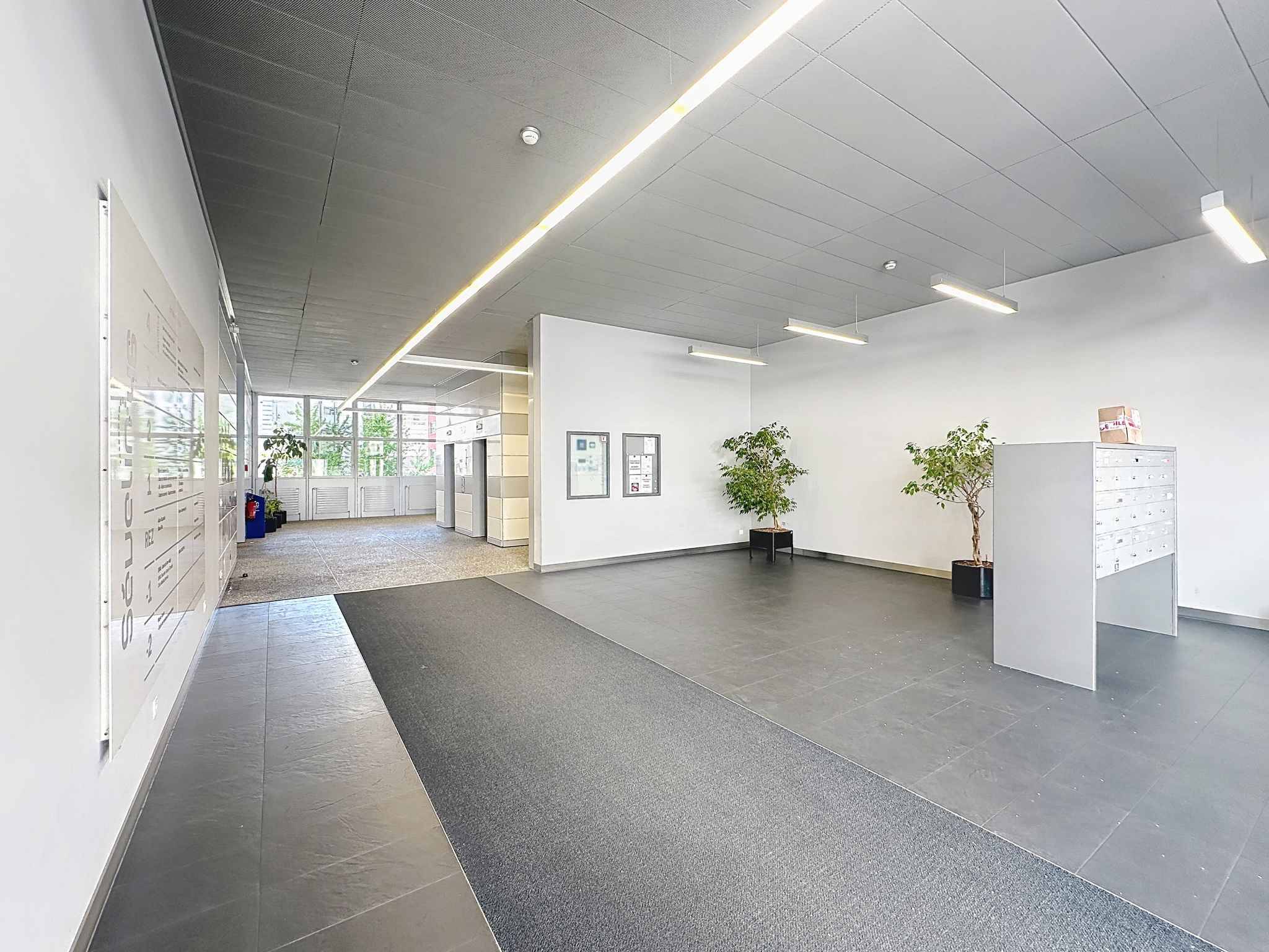 Espace Innovant au Cœur de Lausanne - Idéal pour Laboratoires, Cleantech & Industrie Légère