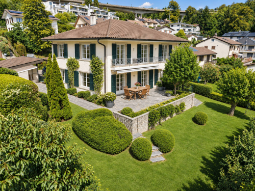 Villa individuelle de 9.5 pièces avec vue sur le Léman et les Alpes