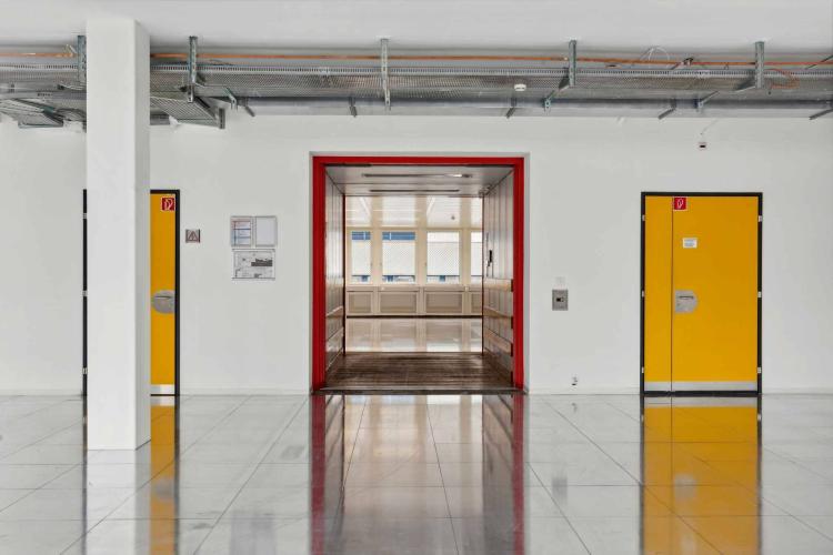 Espace Innovant au Cœur de Lausanne - Idéal pour Laboratoires, Cleantech & Industrie Légère