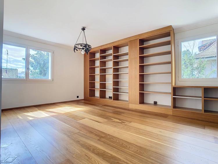 Appartement familial de 5.5pièces à un instant de la cité