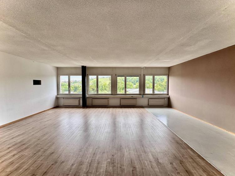 Bureaux, dépôt, locaux de 215 m2 à louer à Bussigny-près-Lausanne