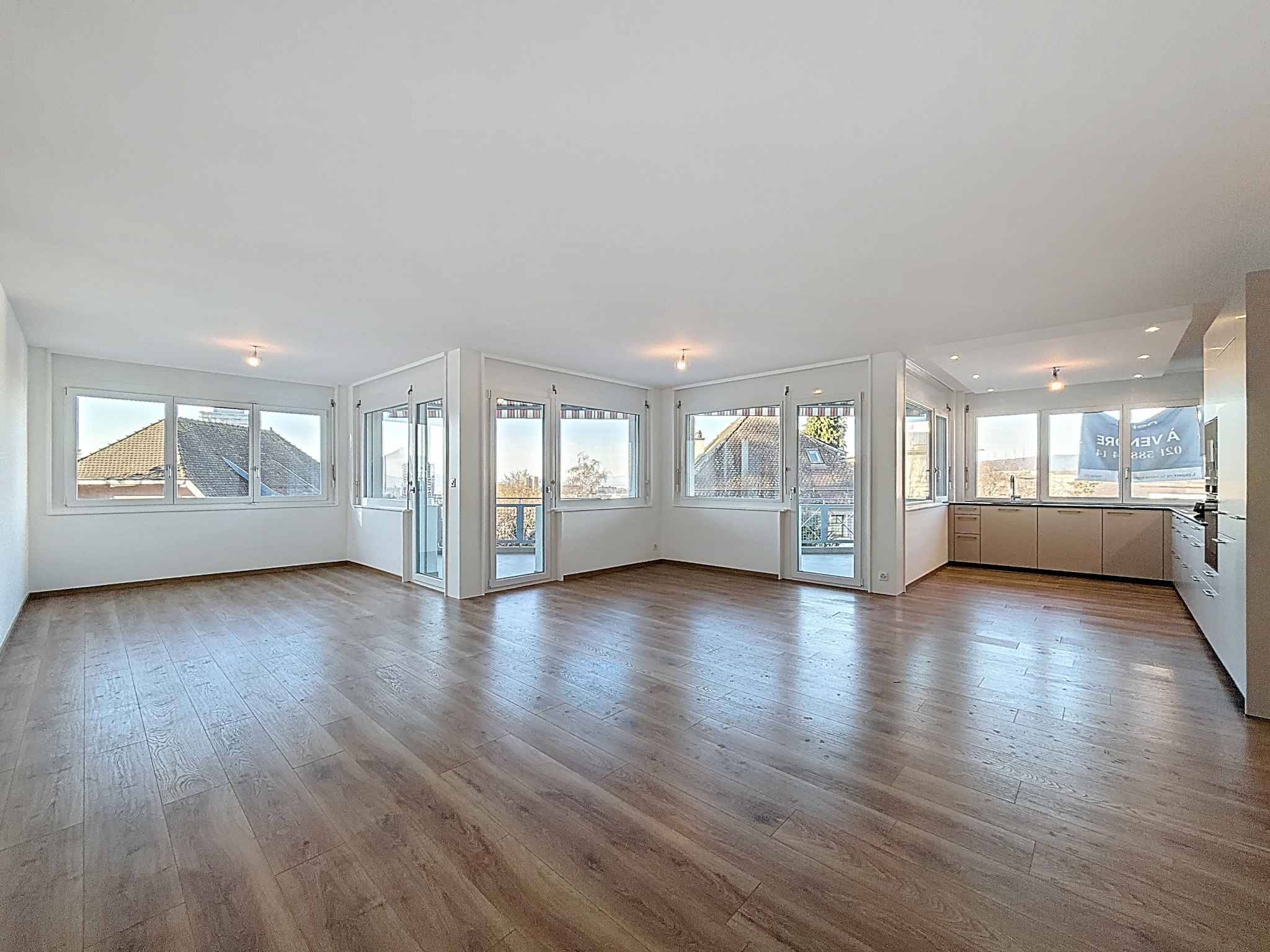 Appartement 5.5 pièces rénové avec studio indépendant