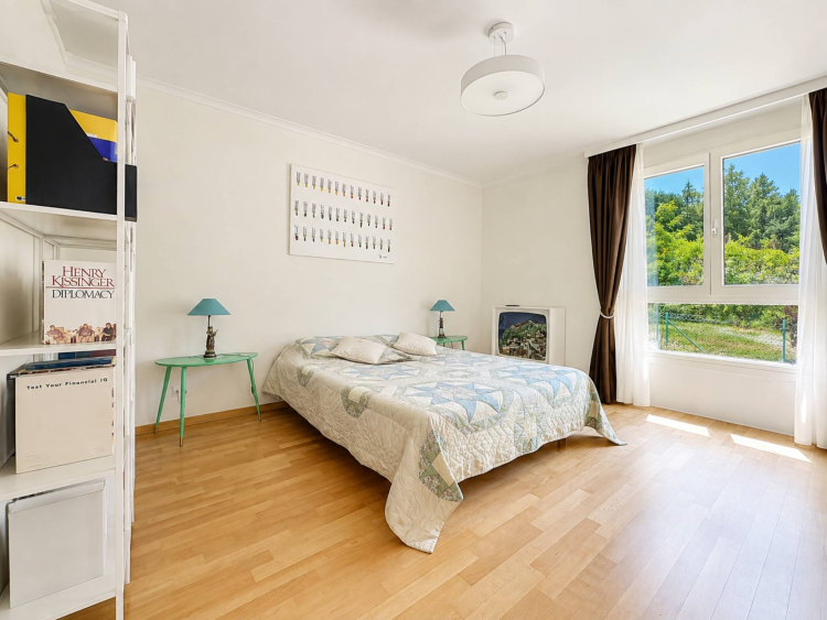 Attique rénové de 6,5 pièces | Quartier Pully-Montchoisi