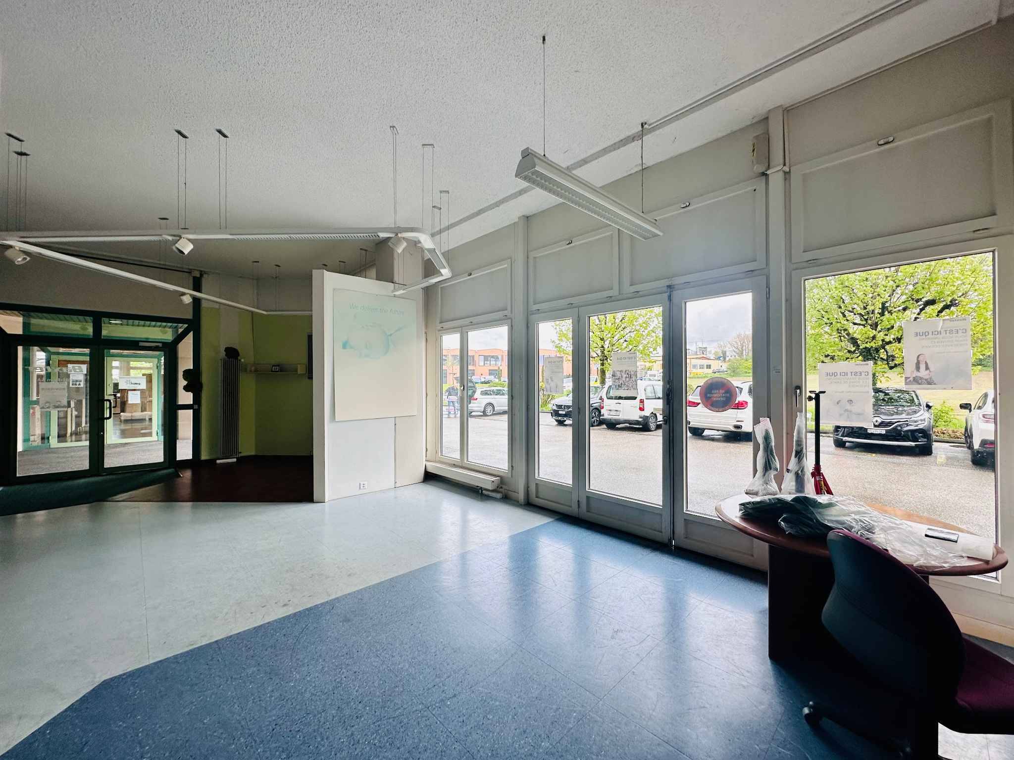 INDUSTRIE, BUREAUX - 700 m2 - Bussigny-près-Lausanne