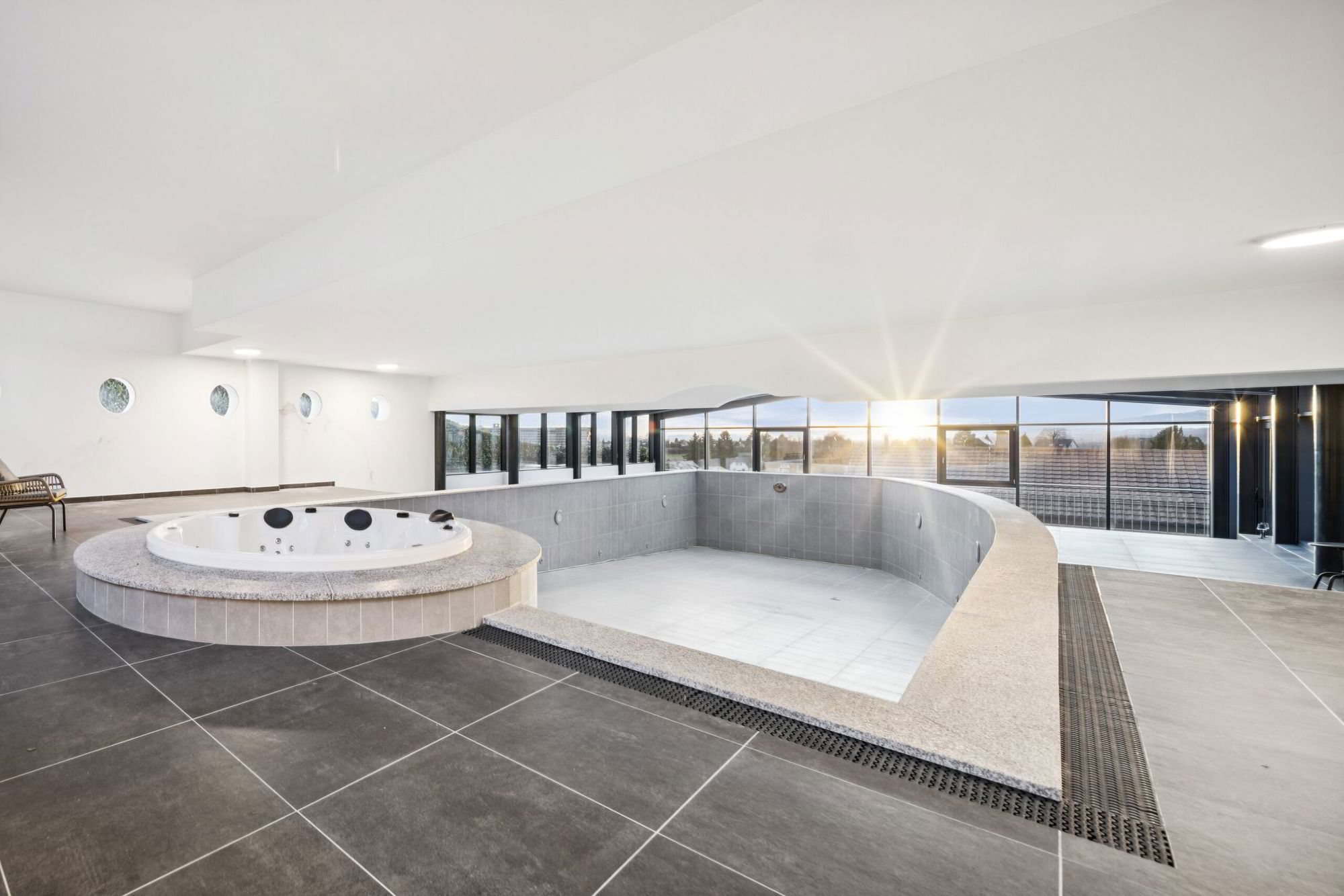 Villa d’exception 8.5 pièces, vue lac et Alpes, 9 places en sous-sol