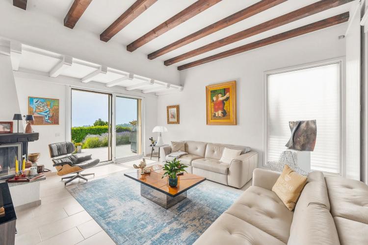 6 Chambres à Vendre à Sully