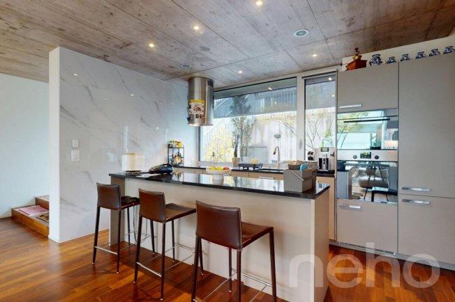 Grand appartement de 6,5 pces avec vue imprenable sur le lac à Aran