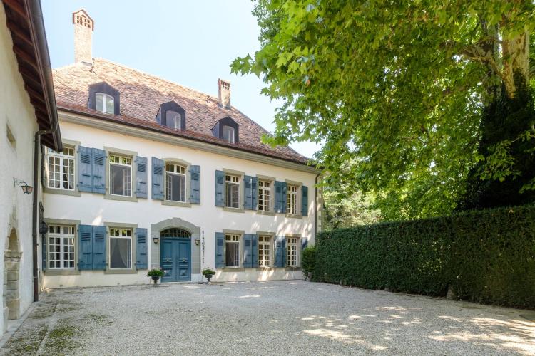 Manoir du XVème siècle sis sur 27'000 m²