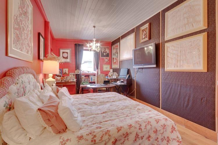 Appartement atypique avec de généreux volumes