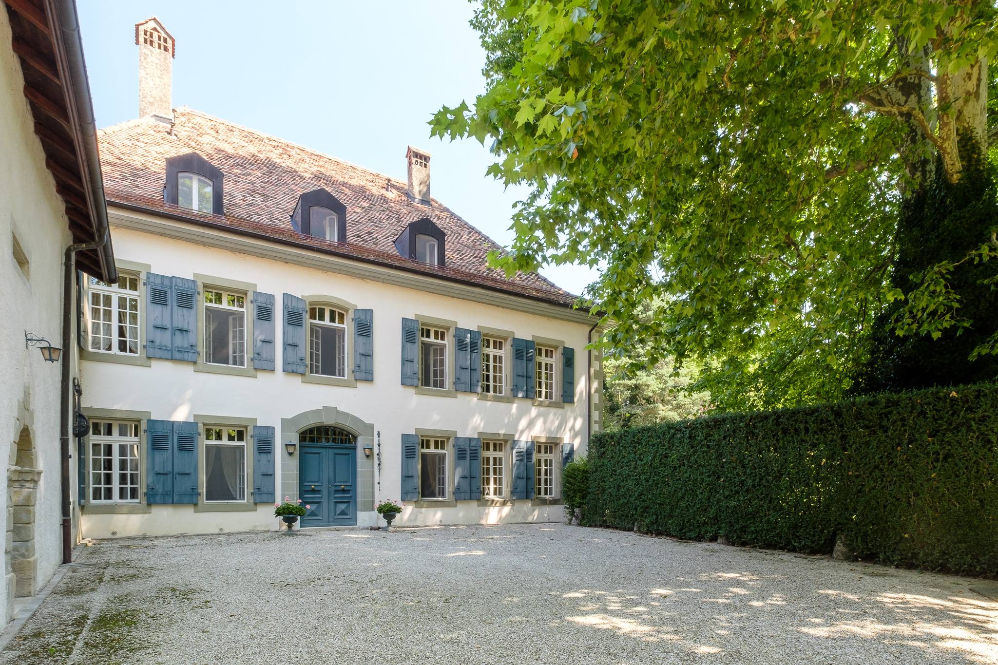 Manoir du XVème siècle sis sur 27'000 m²