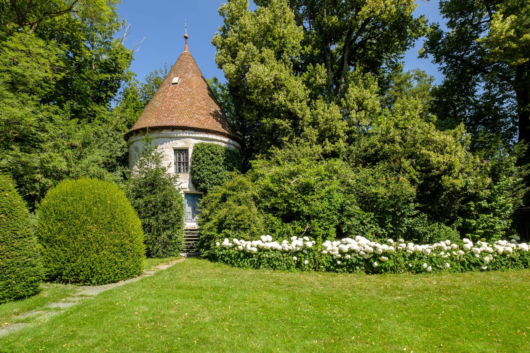 Manoir du XVème siècle sis sur 27'000 m²