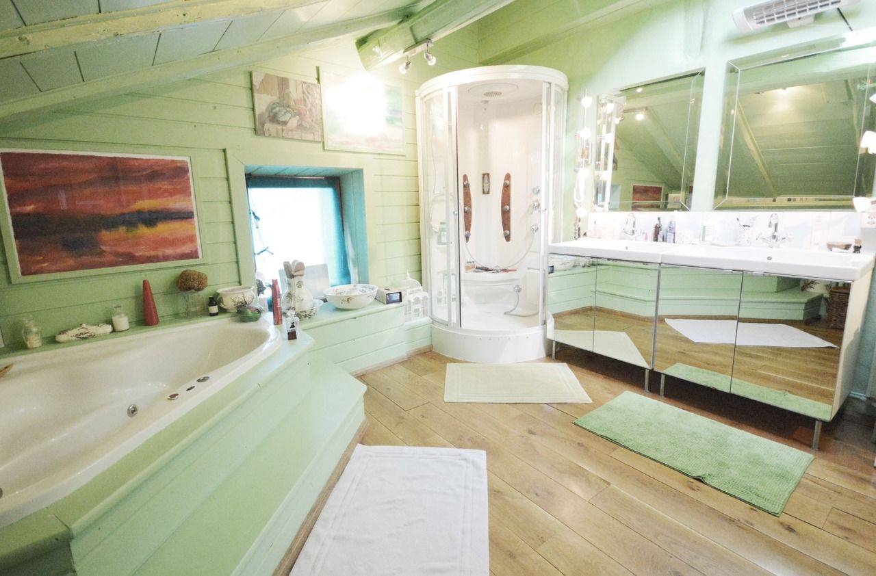Appartement atypique avec de généreux volumes