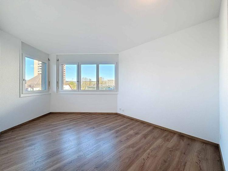 Appartement 5.5 pièces rénové avec studio indépendant