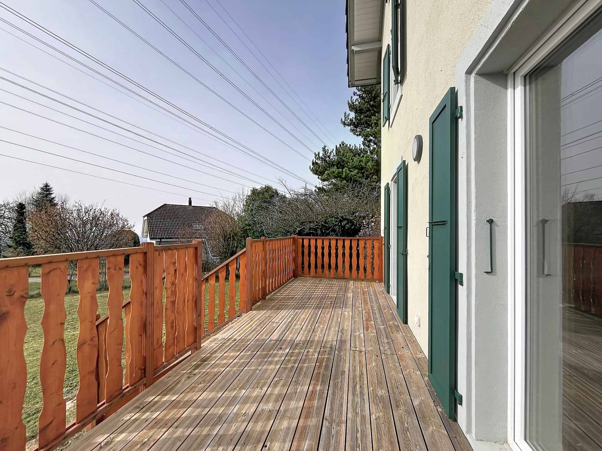Triplex de 4.5 pièces - grand jardin et vue partielle sur lac