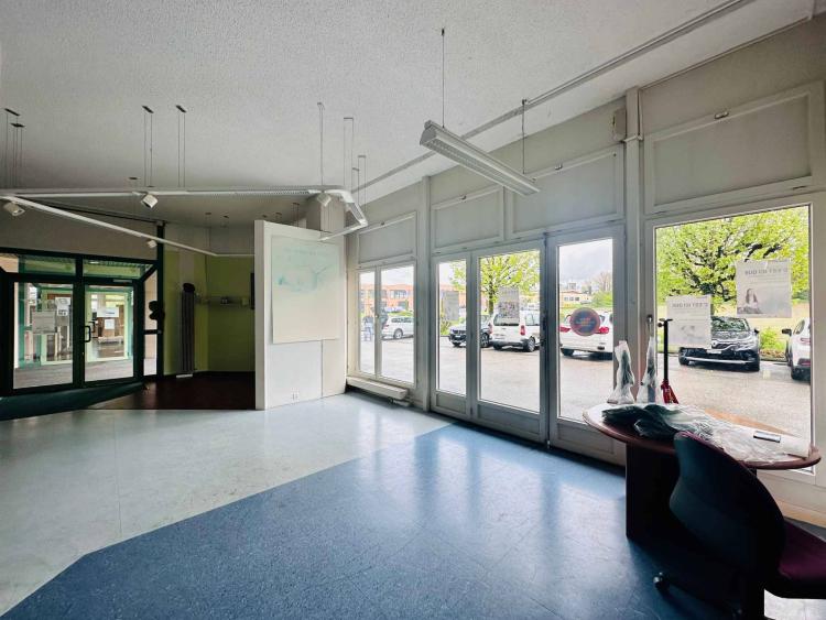 INDUSTRIE, BUREAUX - 930 m2 - Bussigny-près-Lausanne