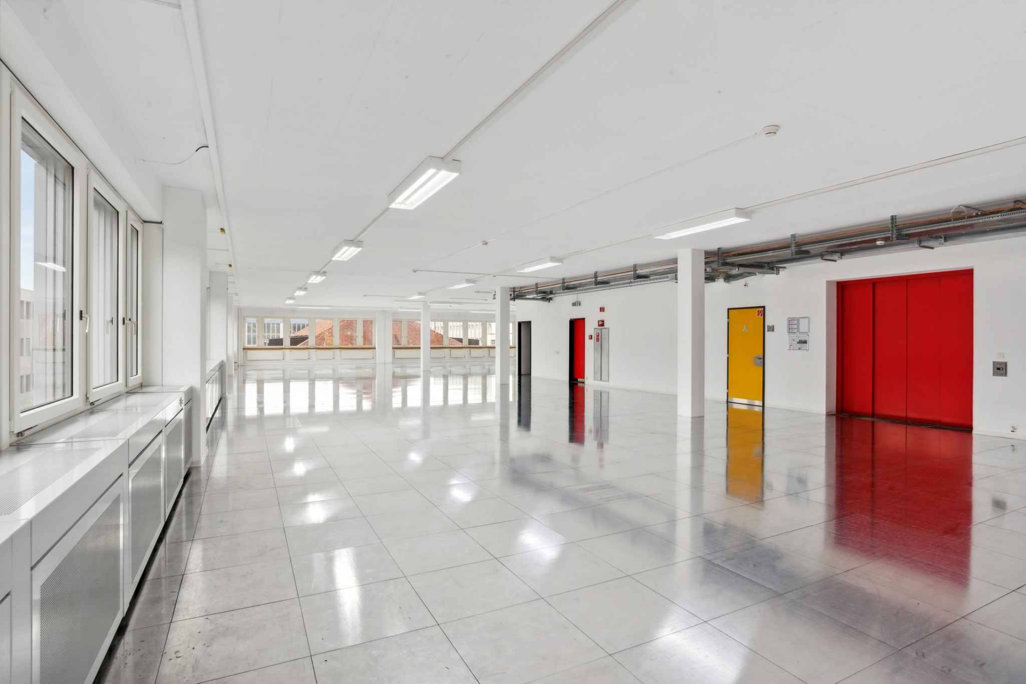 Laboratoire, bureaux, locaux de 1300 m² à louer à proximité immédiate du Quartier du Flon à Lausanne
