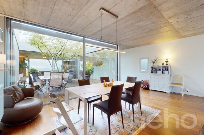 Grand appartement de 6,5 pces avec vue imprenable sur le lac à Aran