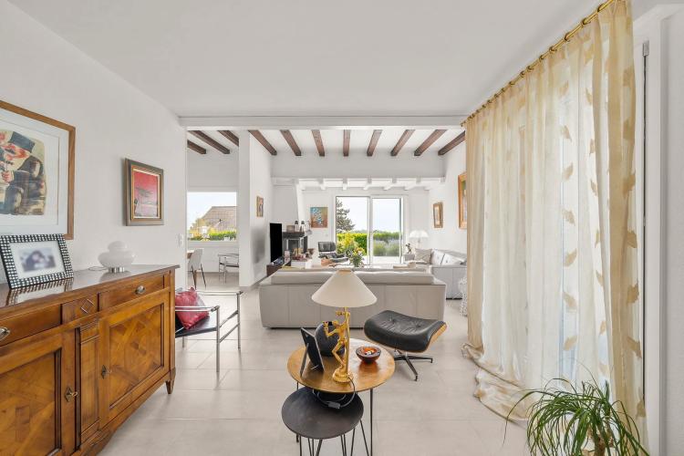 6 Chambres à Vendre à Sully