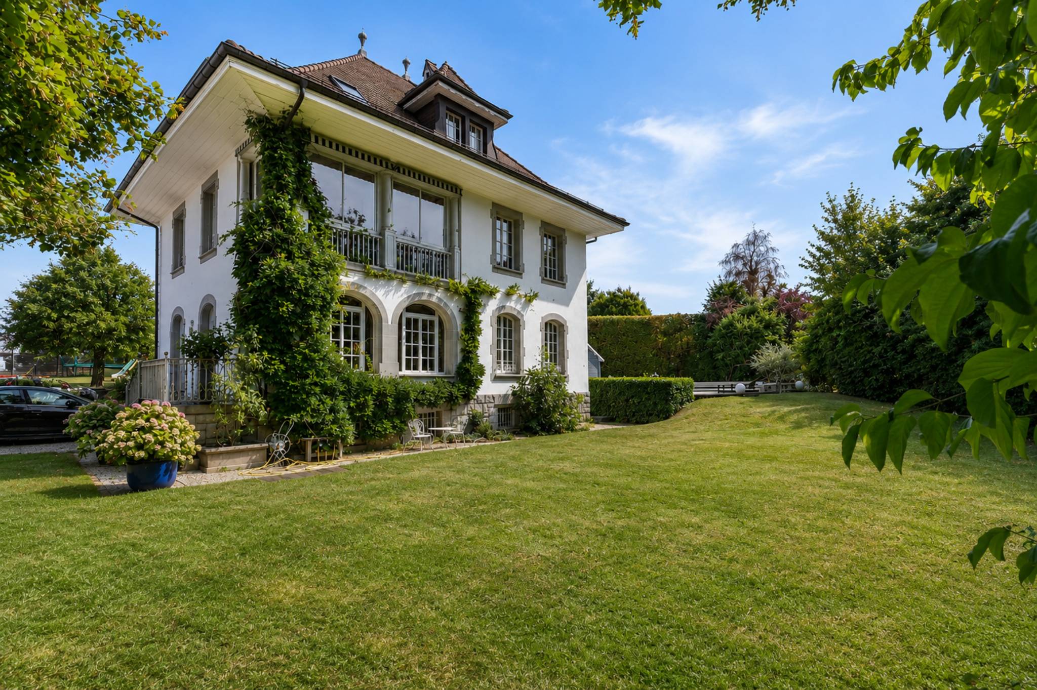 Propriété de caractère avec piscine au cœur d’un écrin de verdure 
