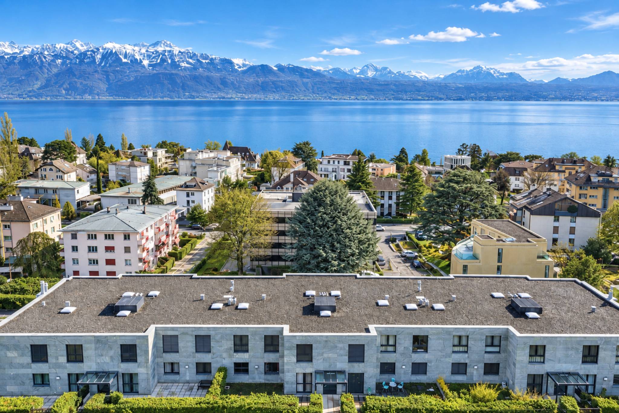 Duplex contemporain avec jardin privatif et vue sur les Alpes à Pully Sud