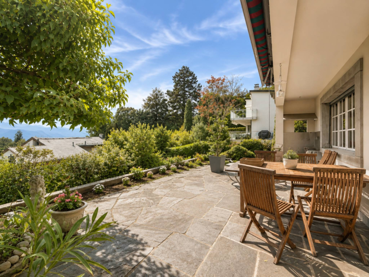 Villa individuelle de 9.5 pièces avec vue sur le Léman et les Alpes