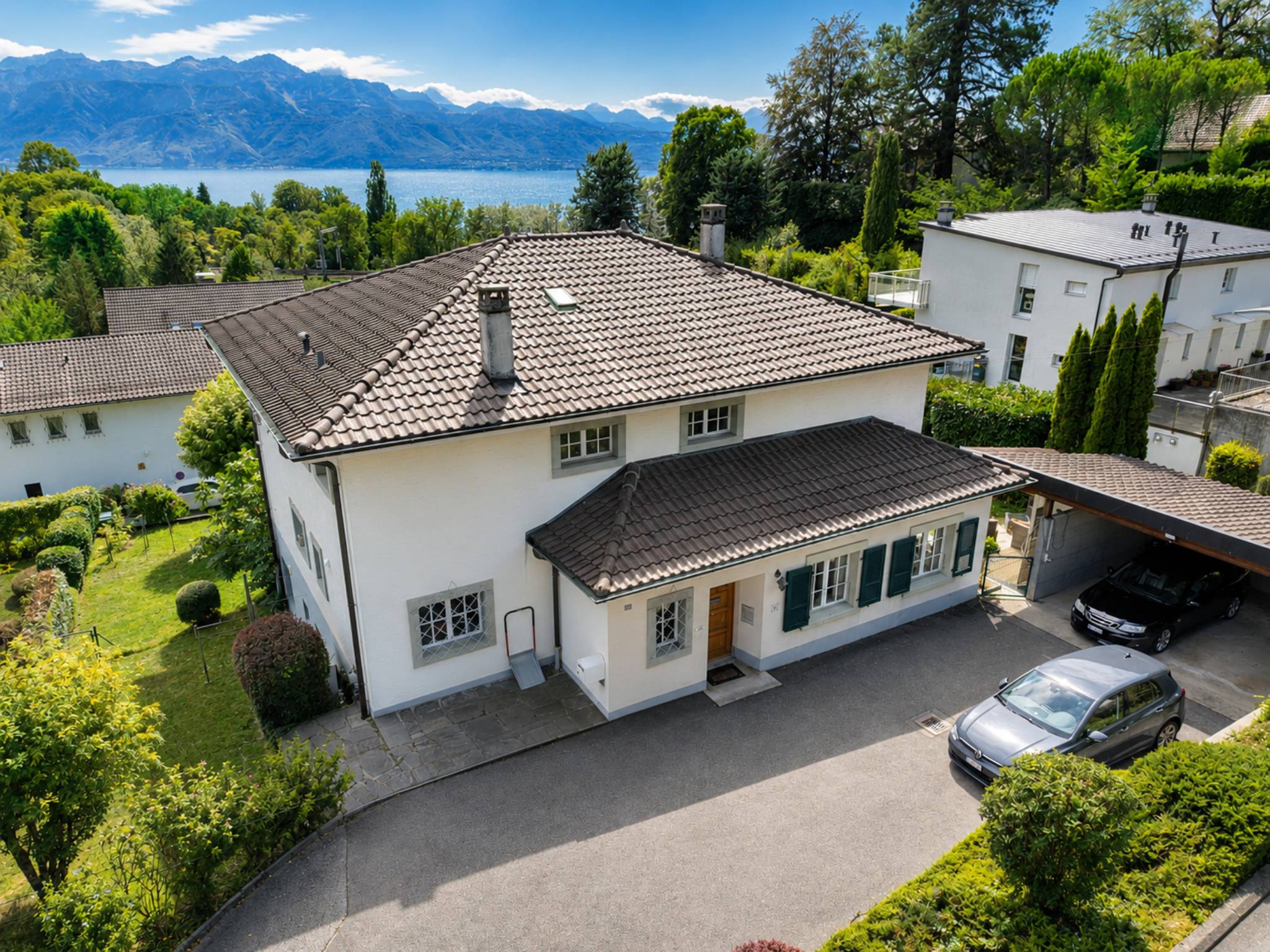 Villa individuelle de 9.5 pièces avec vue sur le Léman et les Alpes