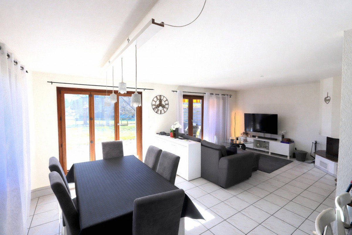 Villa mitoyenne de 5.5 pièces