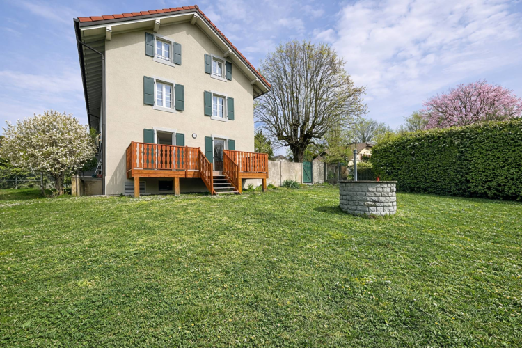 Triplex de 4.5 pièces - grand jardin et vue partielle sur lac