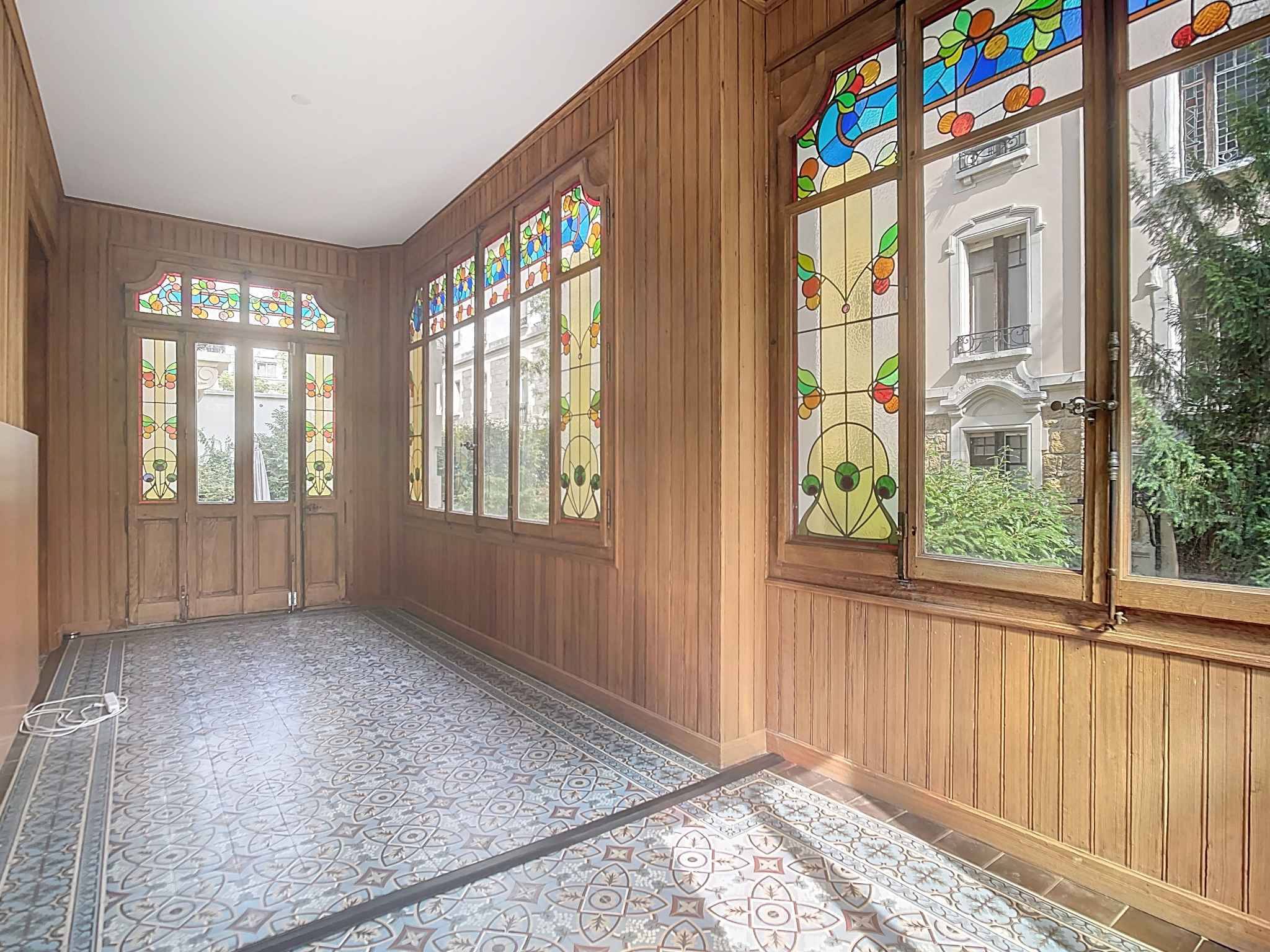 Rez-de-jardin de prestige au cœur du quartier de Florimont
