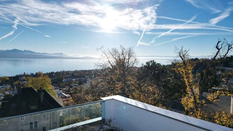 Attique exceptionnel avec une vue magnifique sur le lac