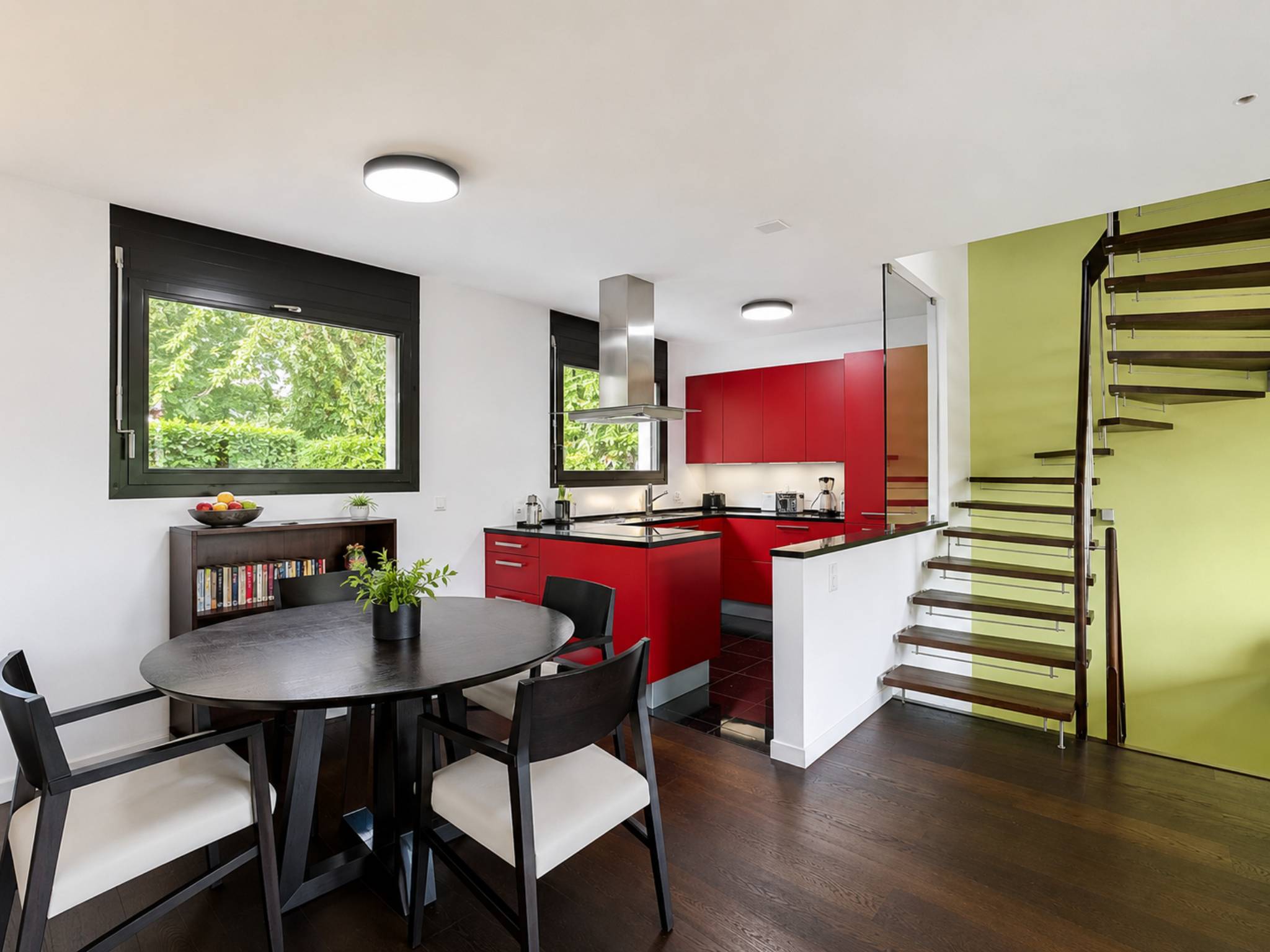 Villa mitoyenne contemporaine avec jardins et vue dégagée à Pully