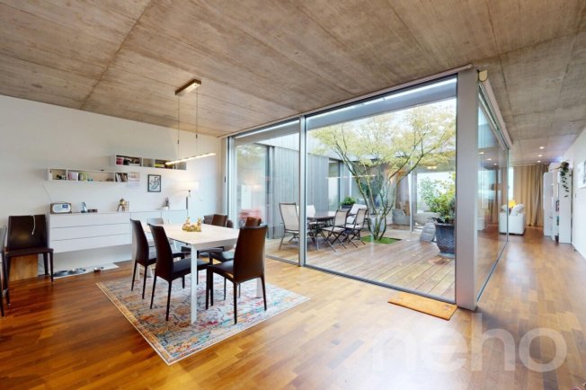 Grand appartement de 6,5 pces avec vue imprenable sur le lac à Aran