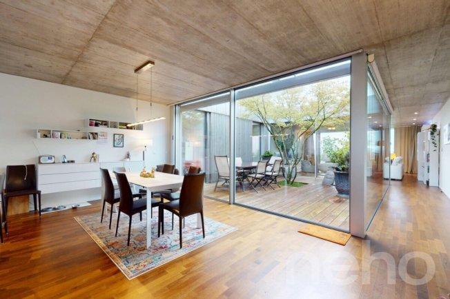 Grand appartement de 6,5 pces avec vue imprenable sur le lac à Aran