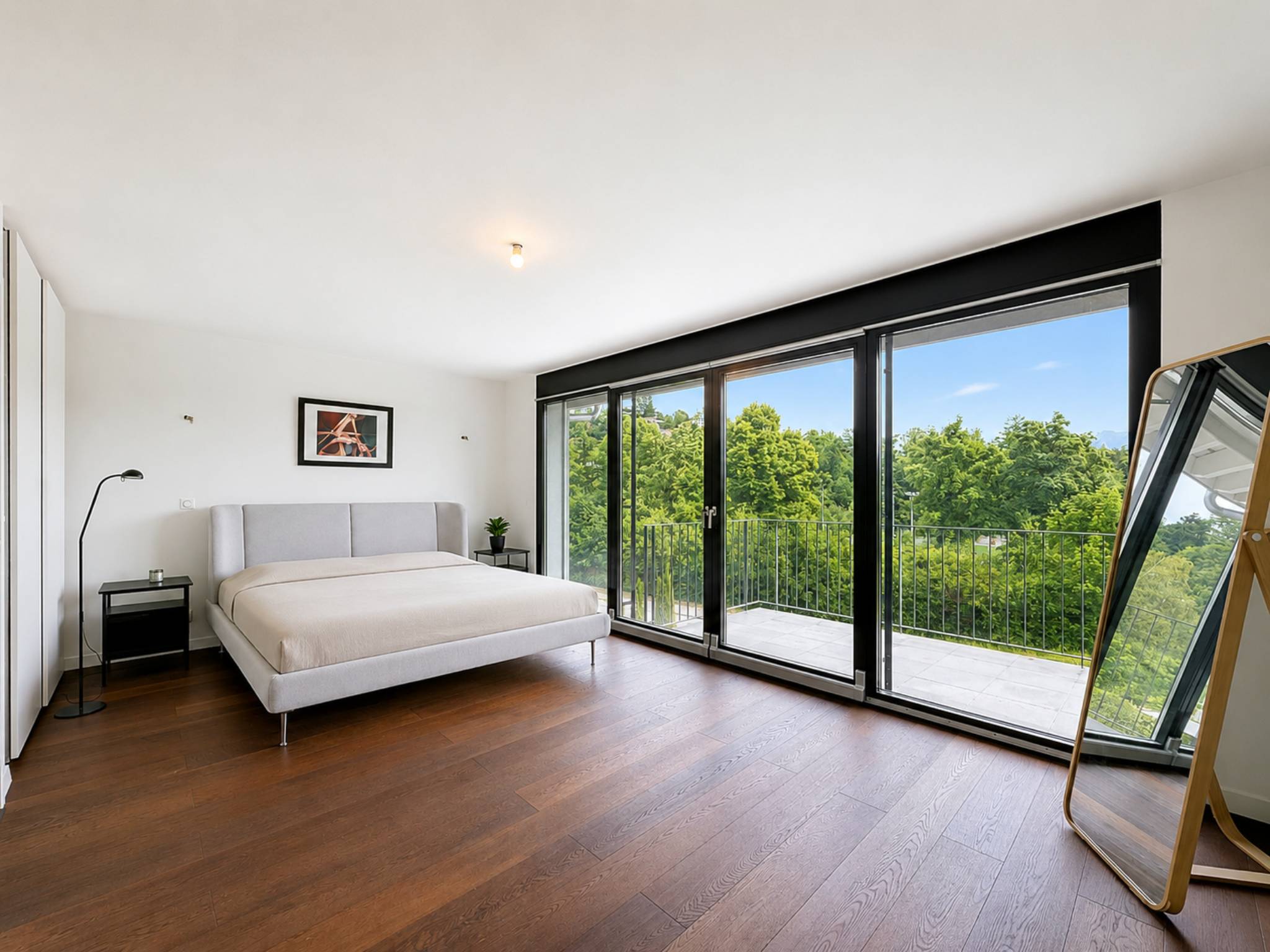 Villa mitoyenne contemporaine avec jardins et vue dégagée à Pully
