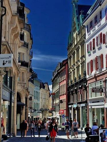 Location d'Arcade Commerciale - Rue de Bourg, Lausanne