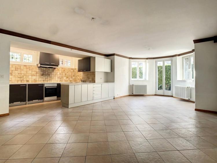 Appartement à rénover avec jardin privatif au coeur de la ville