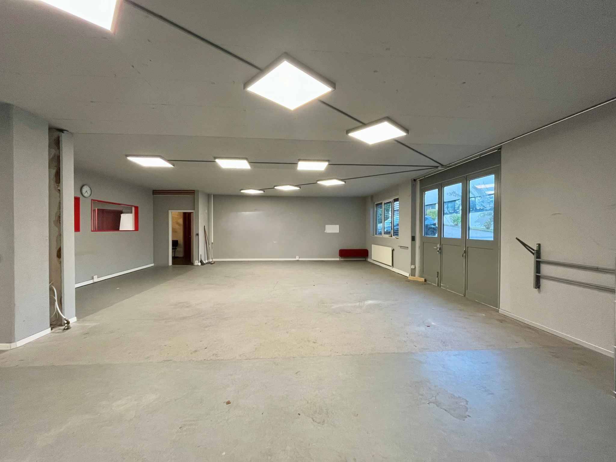 Atelier,dépôt, locaux de 490 m2 à louer à Lausanne