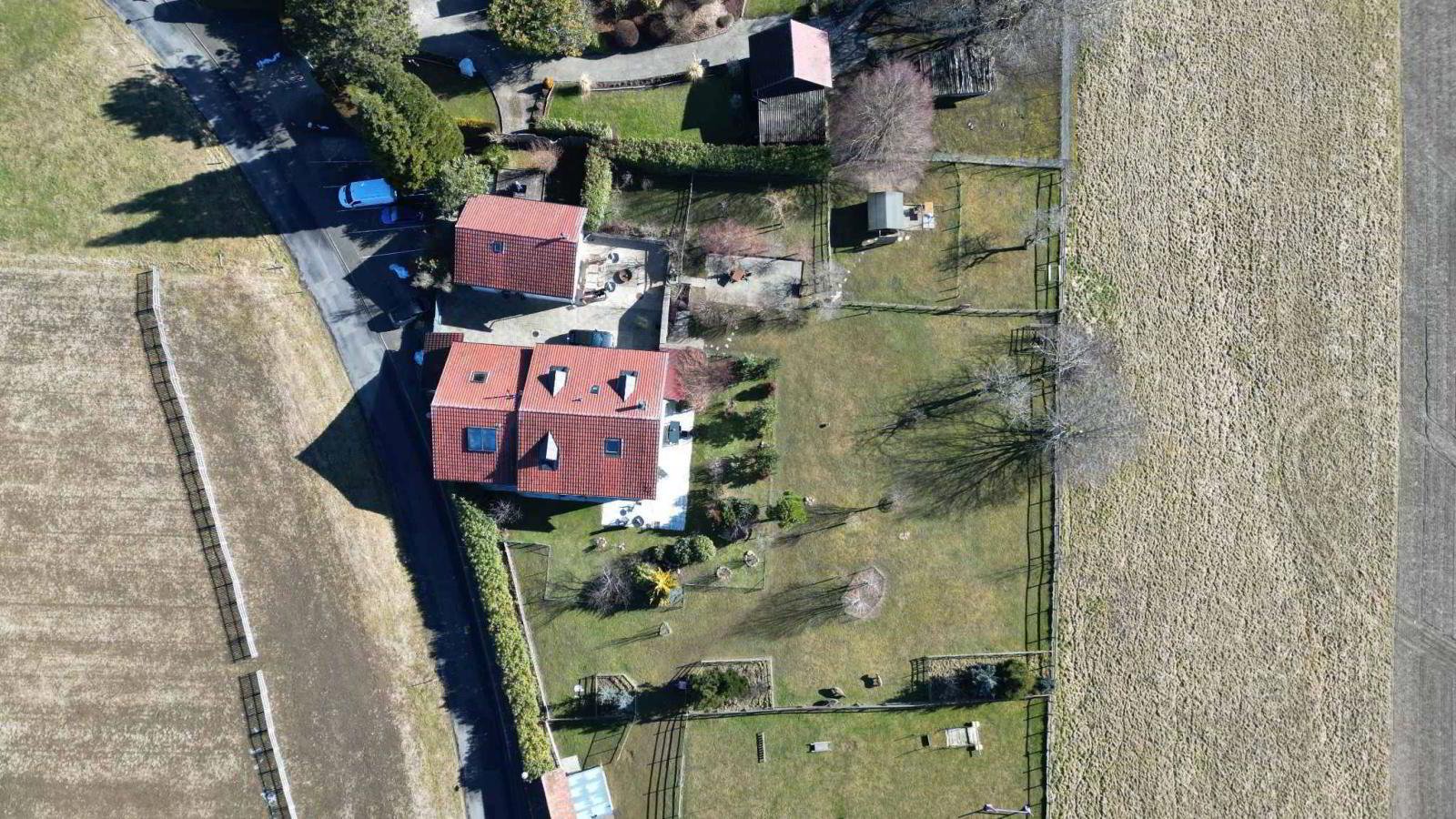 Propriété de caractère offrant trois logements et un local commercial